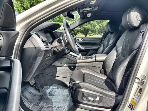 Mineral White Metallic 2023 BMW X6 xDrive40i
