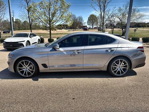 2022 Genesis G70 2.0T RWD