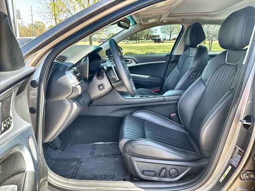 2022 Genesis G70 2.0T RWD