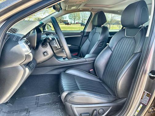 2022 Genesis G70 2.0T RWD