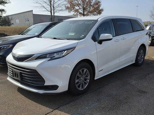 2021 Toyota Sienna LE