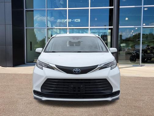 2021 Toyota Sienna LE