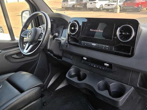 2020 Mercedes-Benz Sprinter 1500 Standard Roof I4