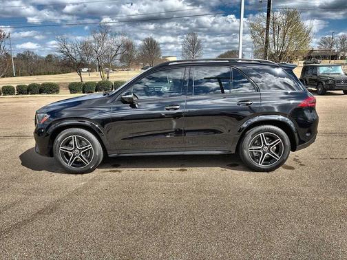 Obsidian Black Metallic 2026 Mercedes-Benz GLE 350 4MATIC