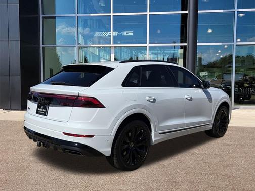 2025 Audi Q8 55 Premium Plus
