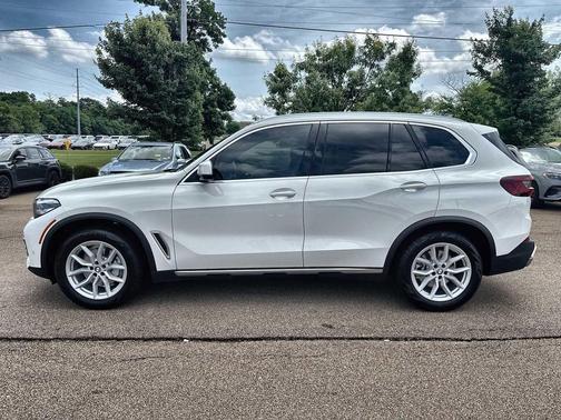 Alpine White 2023 BMW X5 xDrive40i