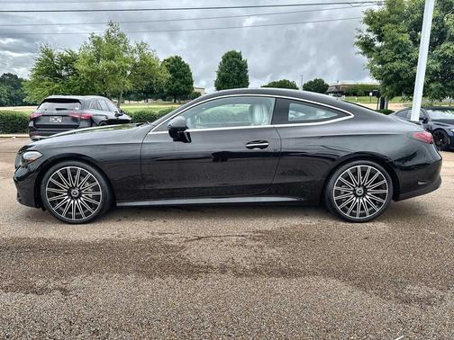 Obsidian Black Metallic 2026 Mercedes-Benz CLE 300 4MATIC Coupe