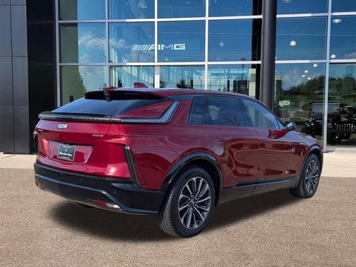 2024 Cadillac LYRIQ Sport