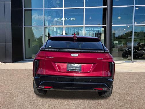 2024 Cadillac LYRIQ Sport