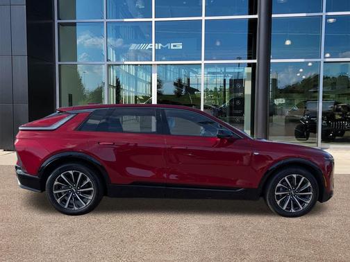 2024 Cadillac LYRIQ Sport