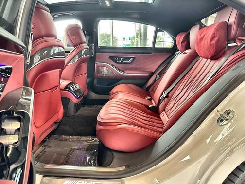 MANUFAKTUR Moonlight White Metallic 2026 Mercedes-Benz AMG S 63 E 4MATIC