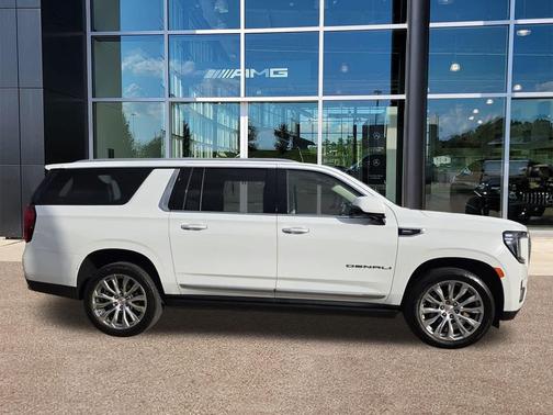 2022 GMC Yukon XL Denali