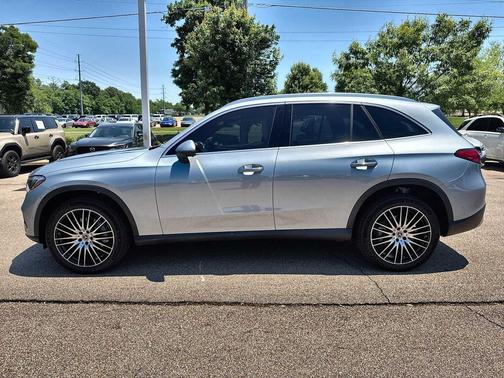 Cirrus Silver Metallic 2026 Mercedes-Benz GLC 300 4MATIC