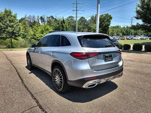 Cirrus Silver Metallic 2026 Mercedes-Benz GLC 300 4MATIC