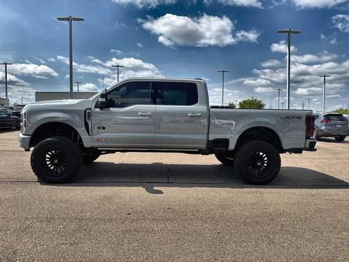 AVALANCHE 2026 Ford F-250 Platinum