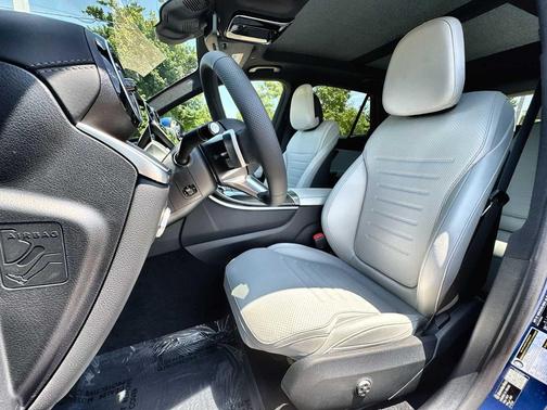 Starling Blue Metallic 2026 Mercedes-Benz GLC 300 4MATIC