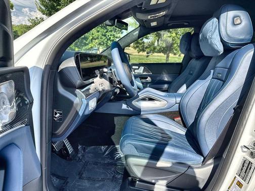 MANUFAKTUR Moonlight White Metallic 2026 Mercedes-Benz AMG GLE 63 S 4MATIC+
