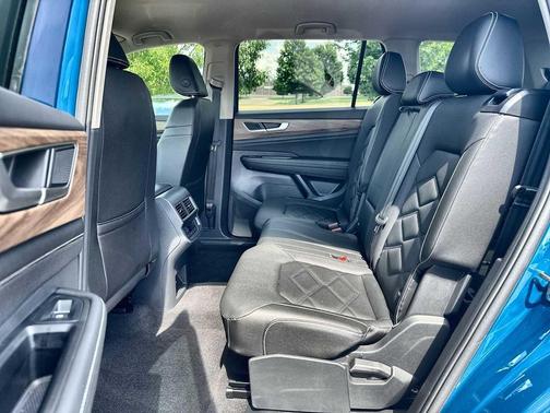 Mountain Lake Blue Metallic 2025 Volkswagen Atlas 2.0T SE