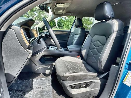 Mountain Lake Blue Metallic 2025 Volkswagen Atlas 2.0T SE