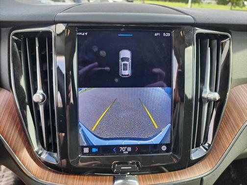 2023 Volvo XC60 B5 Plus Dark Theme