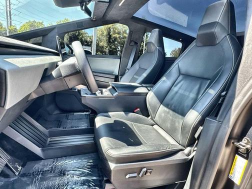 Stainless Steel 2024 Tesla Cybertruck Cyberbeast