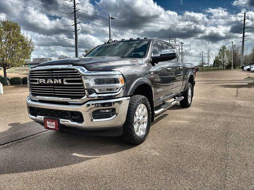 2019 RAM 2500 Laramie Crew Cab 4x4 6'4' Box