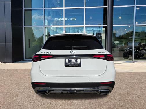 2025 Mercedes-Benz GLC 300 4MATIC