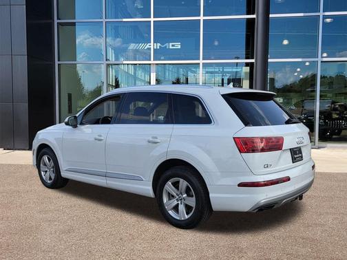 2019 Audi Q7 45 Premium Plus