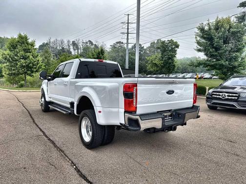OXFORD WHITE 2023 Ford F-450 Lariat