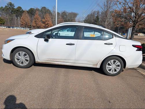 2021 Nissan Versa 1.6 S