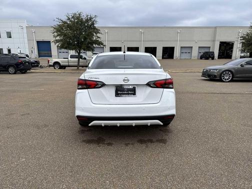 2021 Nissan Versa 1.6 S