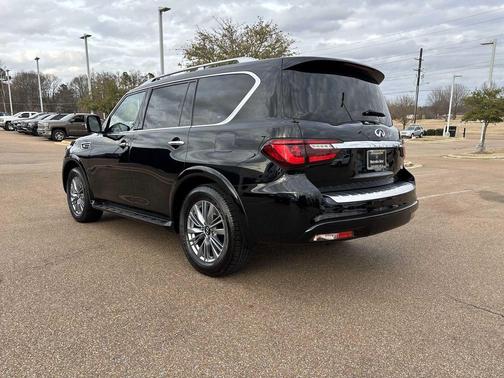 2022 INFINITI QX80 Luxe