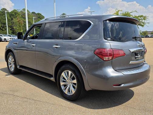 2017 INFINITI QX80 Base