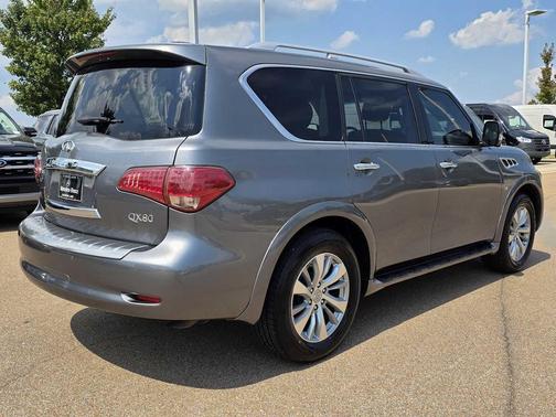 2017 INFINITI QX80 Base