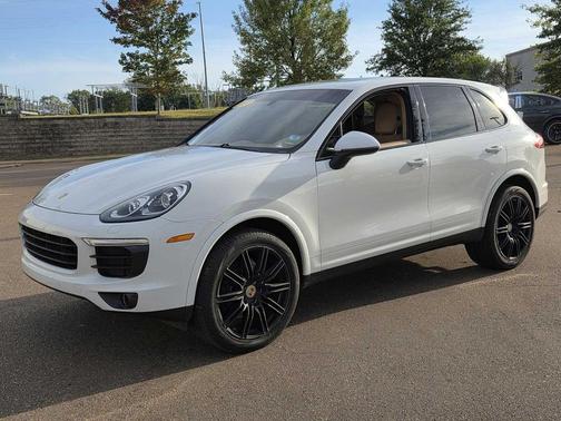 2017 Porsche Cayenne Platinum Edition