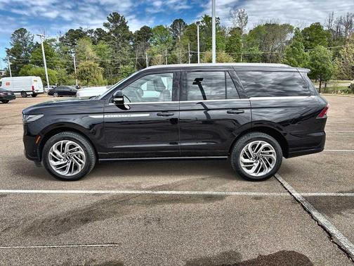 INFINITE BLACK MET CC 2025 Lincoln Navigator Reserve