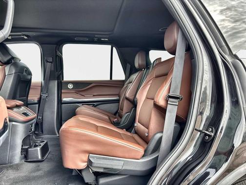 INFINITE BLACK MET CC 2025 Lincoln Navigator Reserve