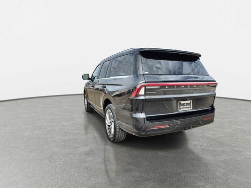 INFINITE BLACK MET CC 2025 Lincoln Navigator Reserve