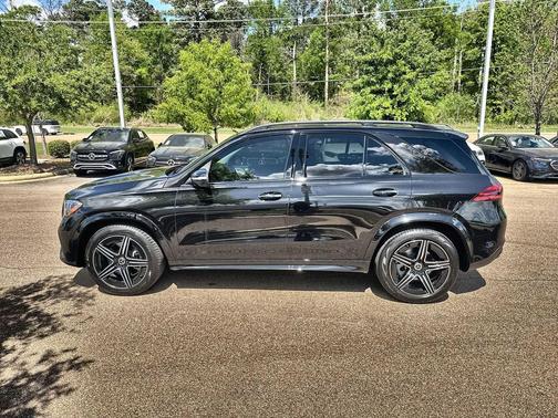 Obsidian Black Metallic 2026 Mercedes-Benz GLE 350 4MATIC