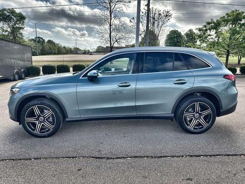 Verde Silver Metallic 2026 Mercedes-Benz GLC 300 Base