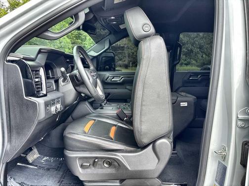 Summit White 2025 GMC Sierra 2500 AT4
