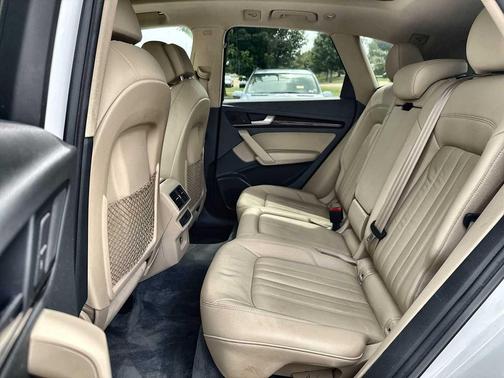 Ibis White 2019 Audi Q5 45 Premium