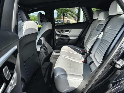 Obsidian Black Metallic 2026 Mercedes-Benz GLC 300 Base