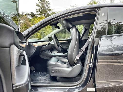 2024 Tesla Model Y RWD