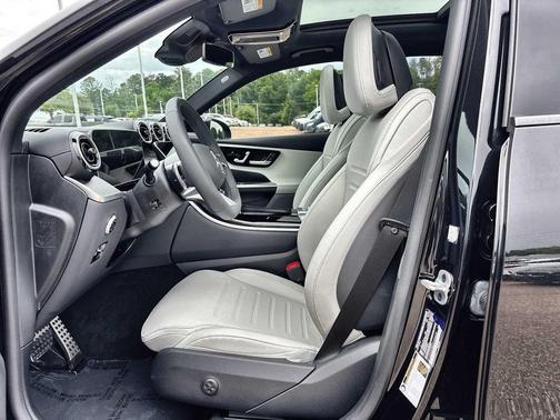 Obsidian Black Metallic 2025 Mercedes-Benz GLC 350e Base