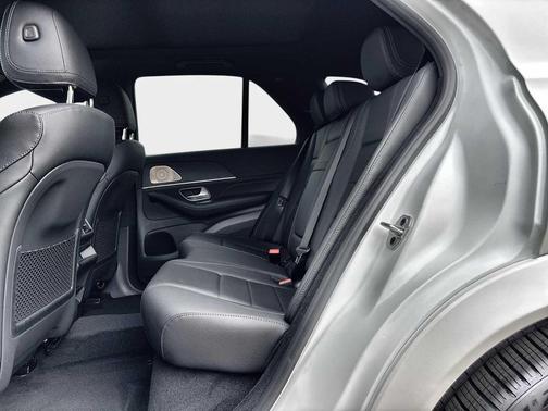 MANUFAKTUR Moonlight White Metallic 2026 Mercedes-Benz GLE 350 4MATIC