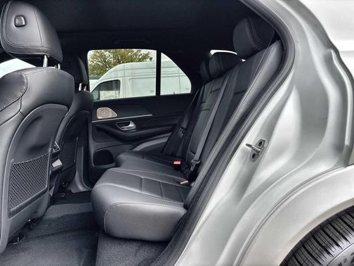 MANUFAKTUR Moonlight White Metallic 2026 Mercedes-Benz GLE 350 4MATIC