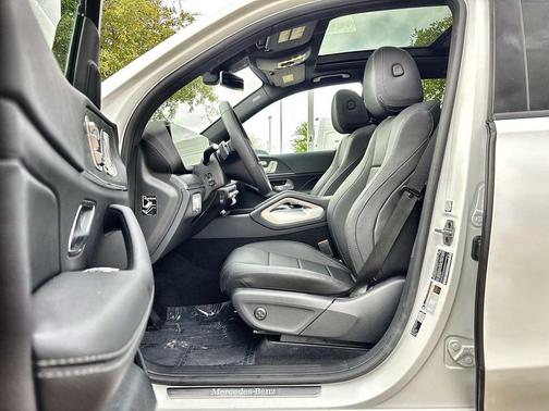 MANUFAKTUR Moonlight White Metallic 2026 Mercedes-Benz GLE 350 4MATIC
