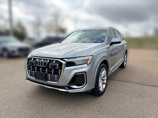2025 Audi Q7 55 Premium Plus