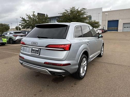 2025 Audi Q7 55 Premium Plus